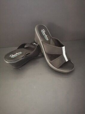 Skechers Ladies Size 8 Black Rumblers Wedge Sandals with Rhinestones